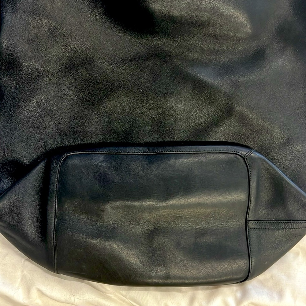 COACH Legacy Large Black Shoulder Bag. Excellent like new condition. - Picture 7 of 7